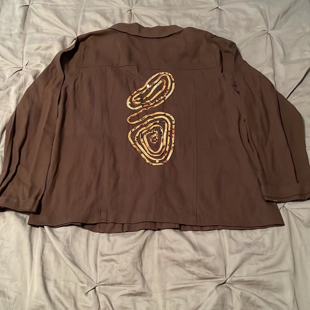 Notations embroidered button down top - Picture 5 of 7